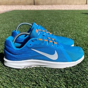 Nike MEN'S NIKE DOWNSHIFTER
Size 7.5 MENS/ 9 WOMENS
